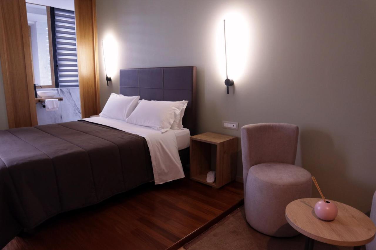 Manhattan Room & Suite Барі Екстер'єр фото