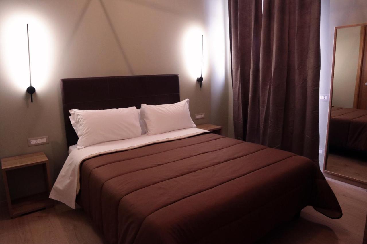 Manhattan Room & Suite Барі Екстер'єр фото