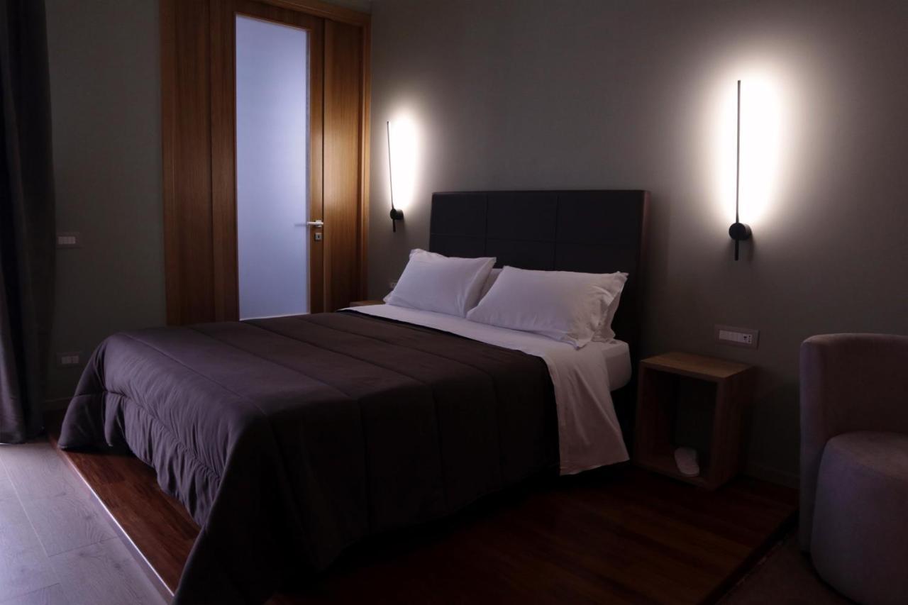 Manhattan Room & Suite Барі Екстер'єр фото
