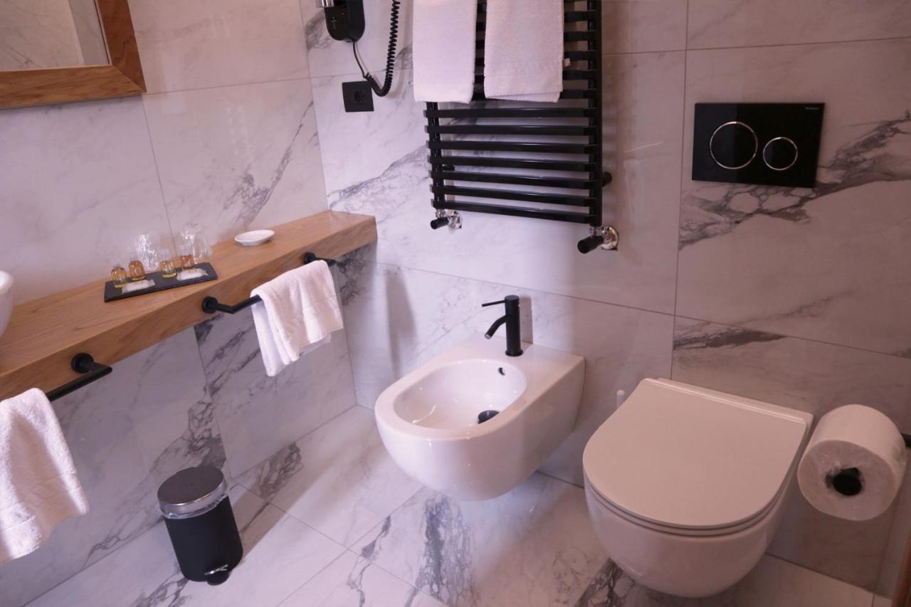 Manhattan Room & Suite Барі Екстер'єр фото