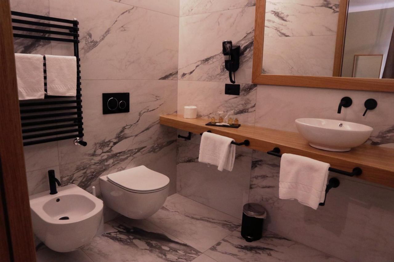 Manhattan Room & Suite Барі Екстер'єр фото